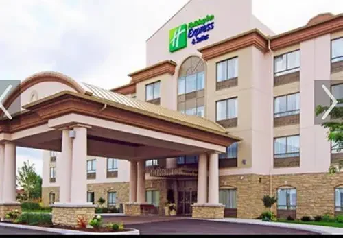 ottawa-airport-hotel-holiday-inn-express