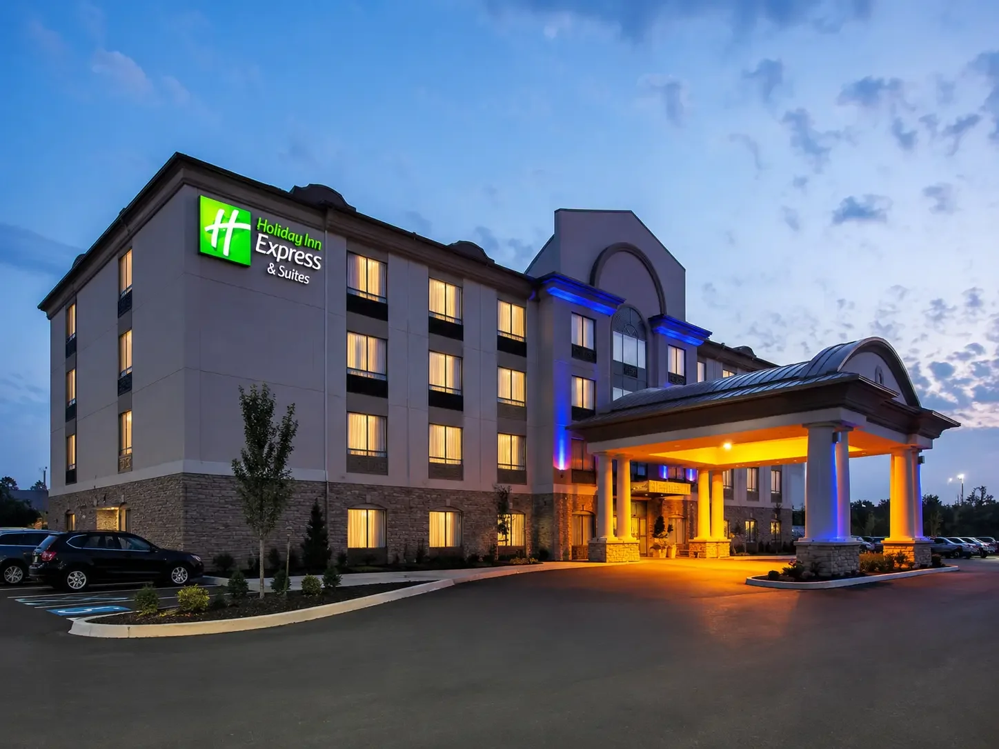 Holiday Inn Express & Suites Ottawa Airport image