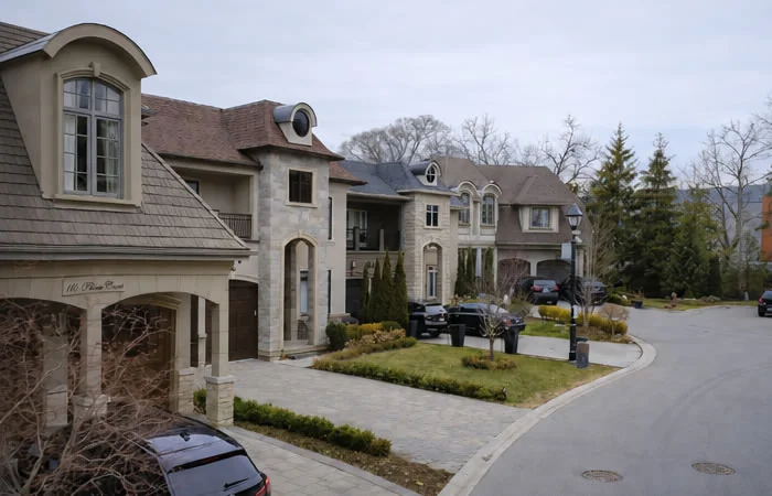 120 Paliser Court Residences